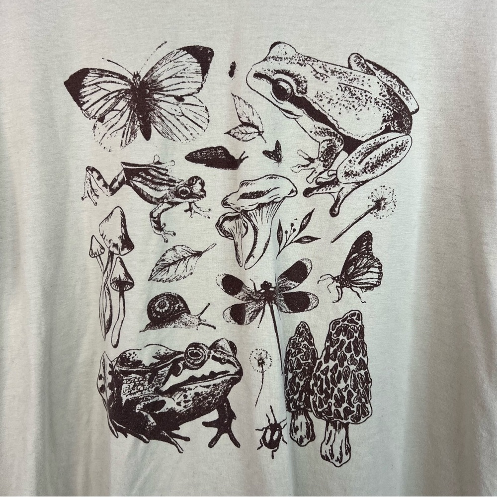 SHEIN tshirt mushrooms frogs butterfly outdoor theme Beige Casual T-Shirt - Picture 4 of 9